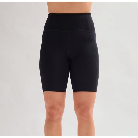 GIRLFRIEND COLLECTIVE High Rise Bike Short In Black - Picture 2 of 9